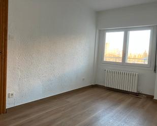 Bedroom of Flat to rent in  Zaragoza Capital  with Heating, Oven and Washing machine