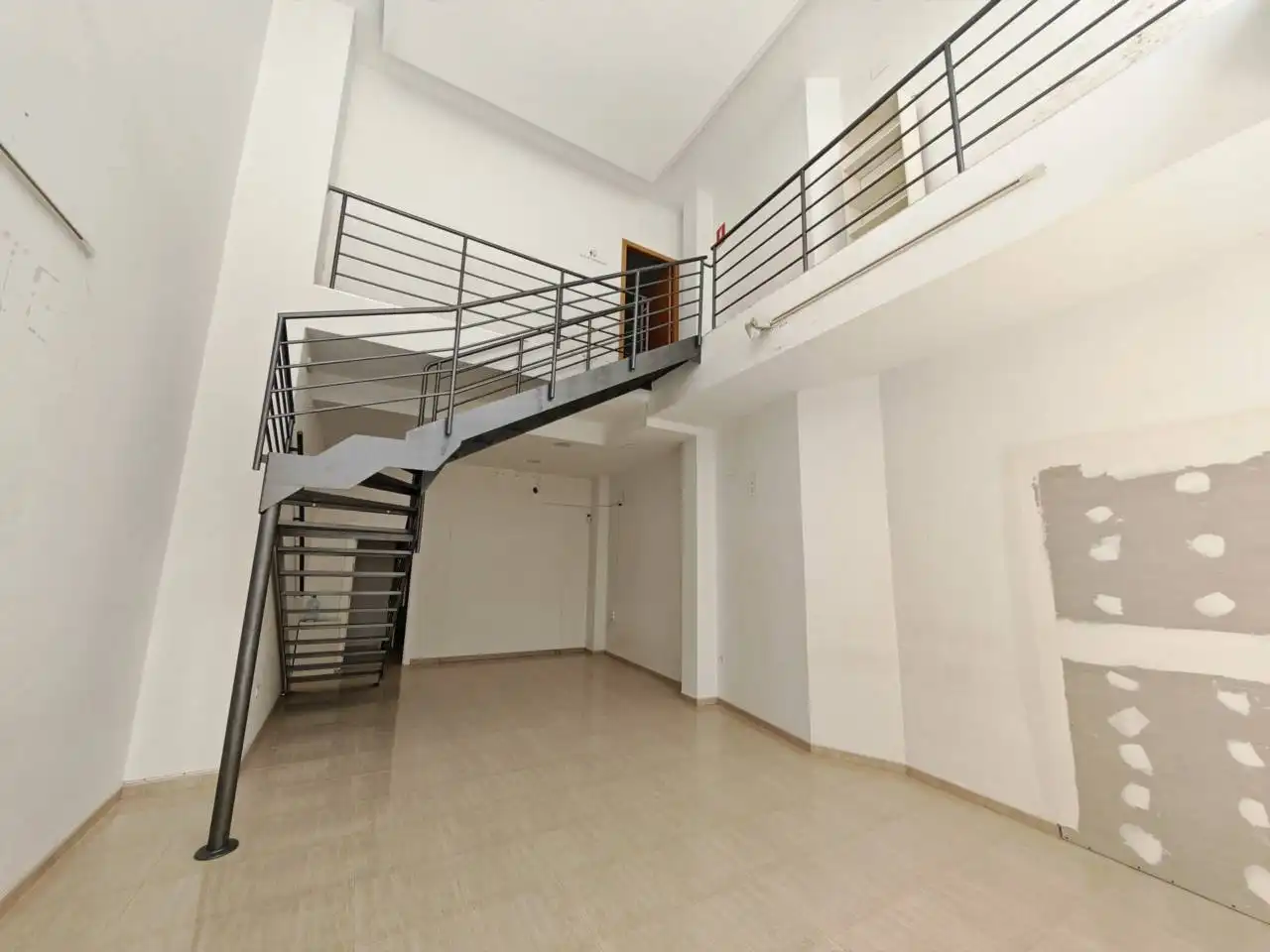 Gewerbefläche zur Miete in Calle Villar 4