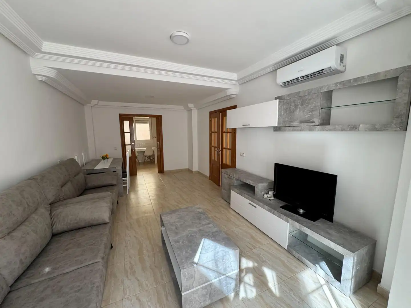 Sala d'estar de Casa adosada de lloguer en Roquetas de Mar