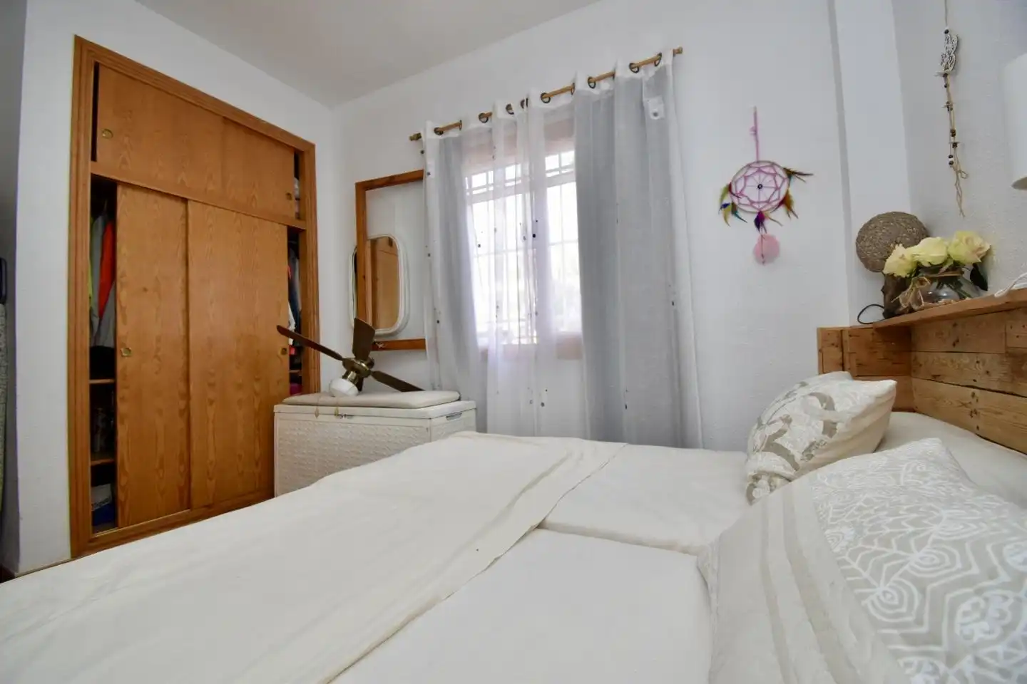 Schlafzimmer von Erdgeschoss zum Verkauf in Santa Pola mit Klimaanlage, Terrasse und Möbliert
