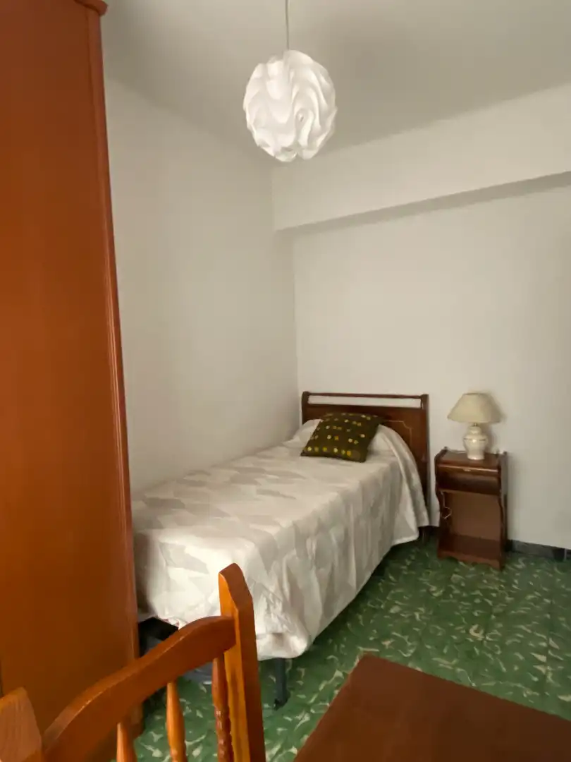 Bedroom of Flat for rent in Zaragoza  with Heating, Furnished and Oven