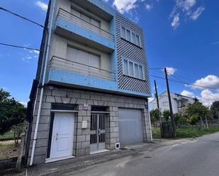 Exterior view of House or chalet for sale in Vilagarcía de Arousa  with Heating, Private garden and Terrace