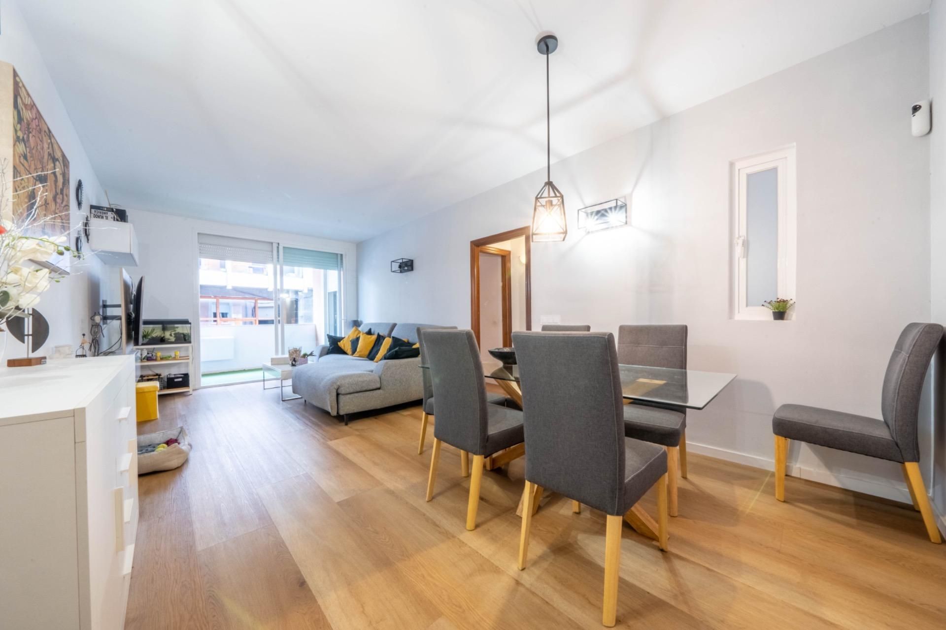 Sala d'estar de Planta baixa en venda en Sa Pobla amb Aire condicionat, Parquet i Terrassa