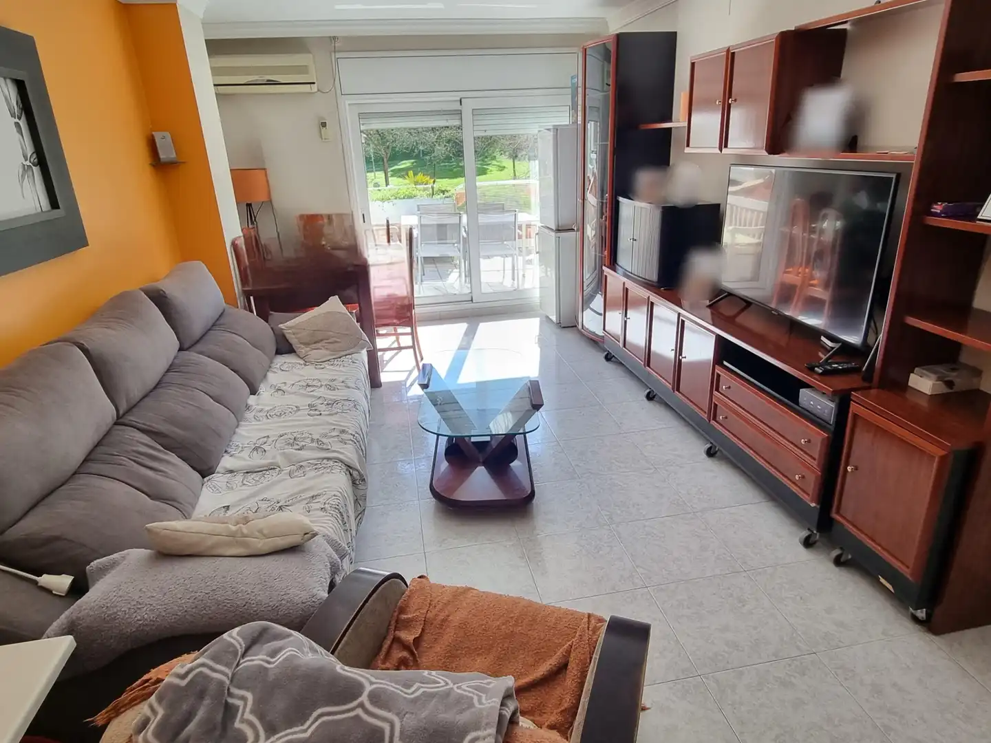 Living room of Flat for sale in Girona  with Air Conditioner, Heating and Terrace