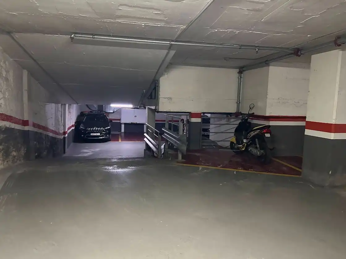 Parkplatz von Garage zum Verkauf in Barcelona