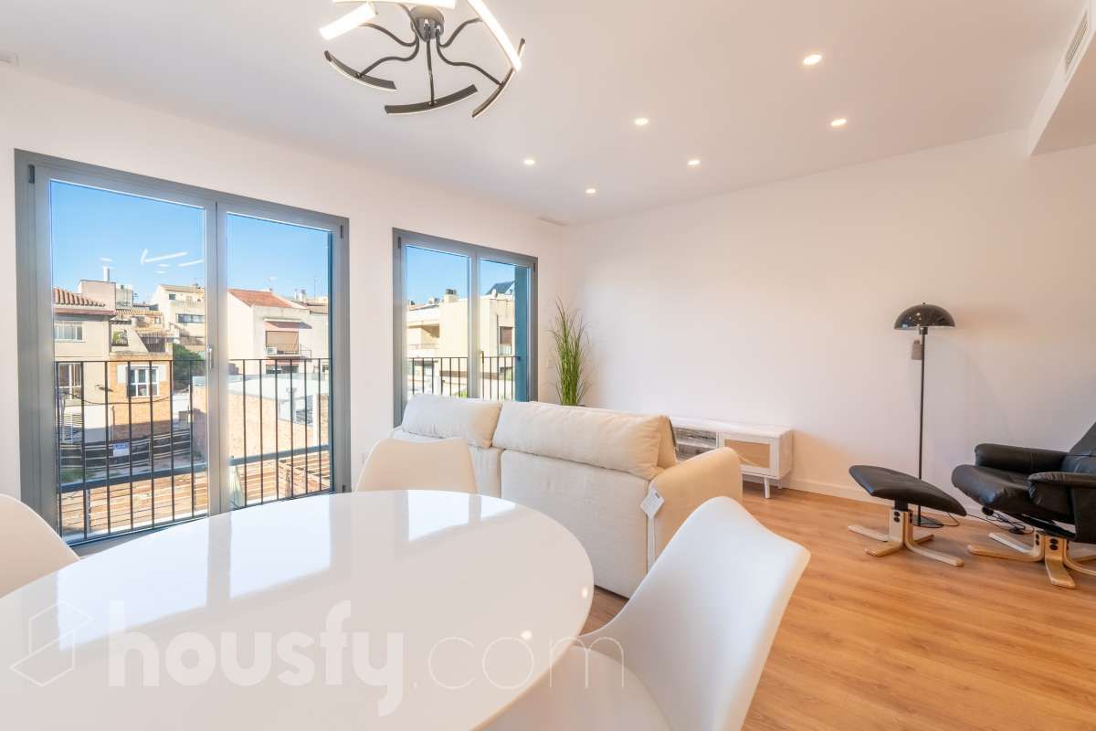 Living room of Duplex for sale in Vilanova i la Geltrú  with Air Conditioner, Heating and Parquet flooring
