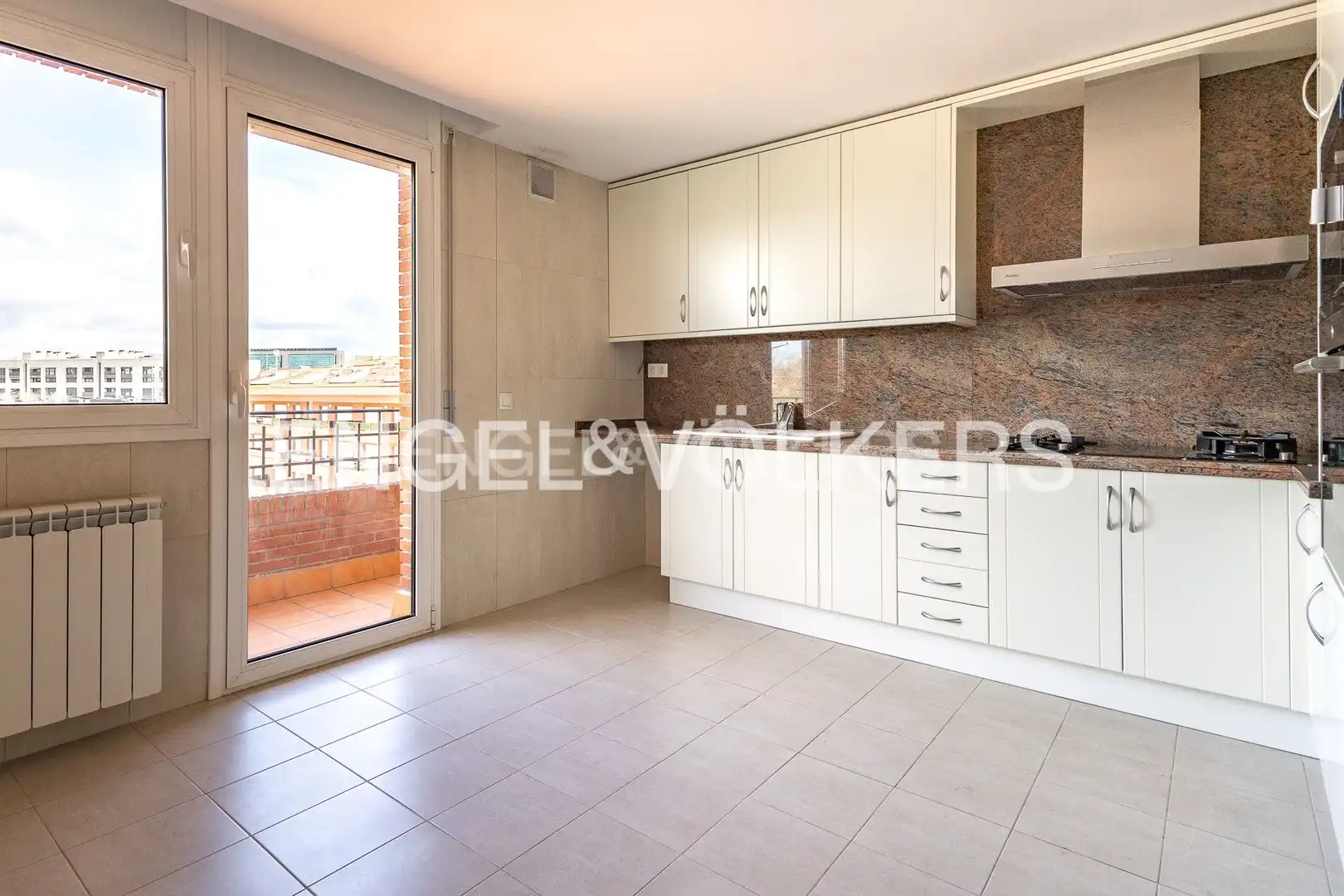 Cuina de Àtic en venda en Sant Quirze del Vallès amb Calefacció, Parquet i Terrassa