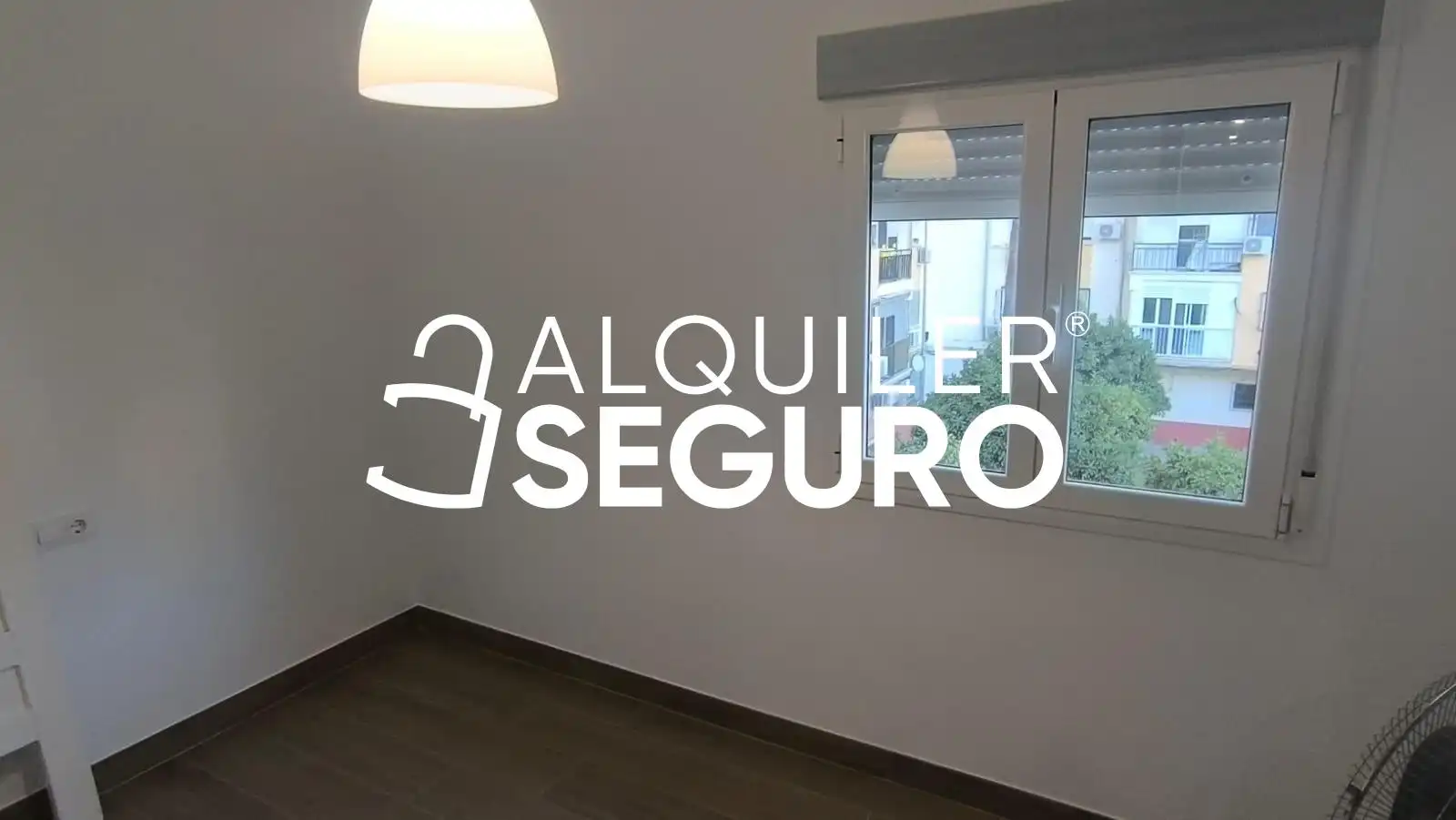 Dormitori de Pis de lloguer en Sevilla amb Aire condicionat