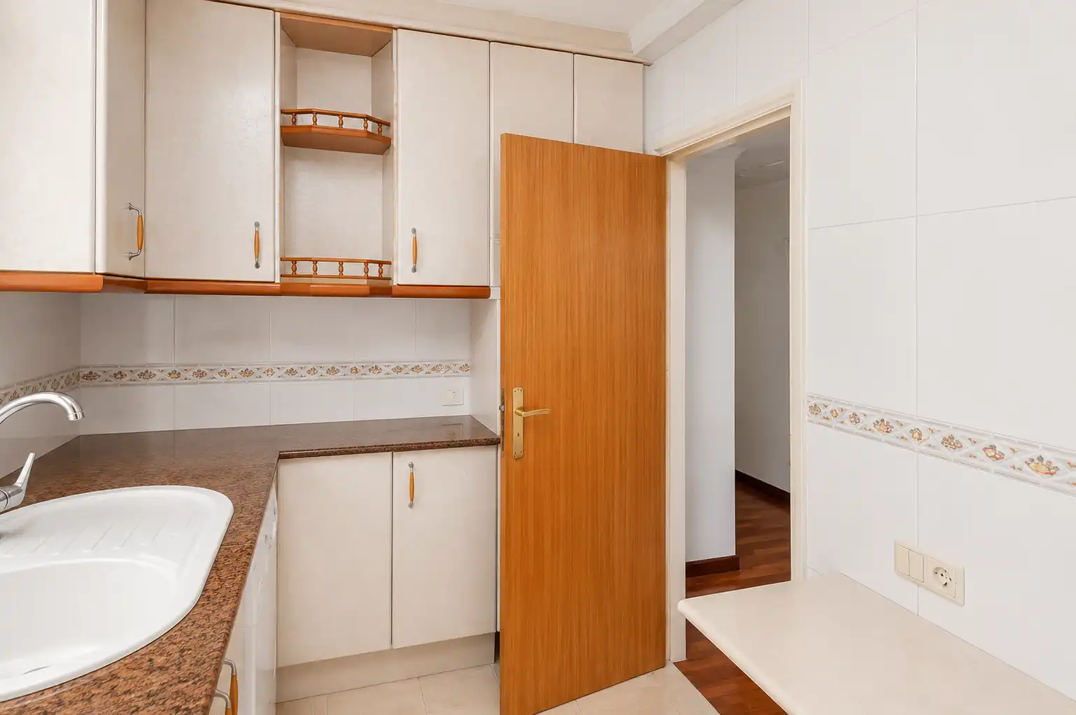 Cuina de Pis en venda en Barcelona amb Calefacció i Balcó