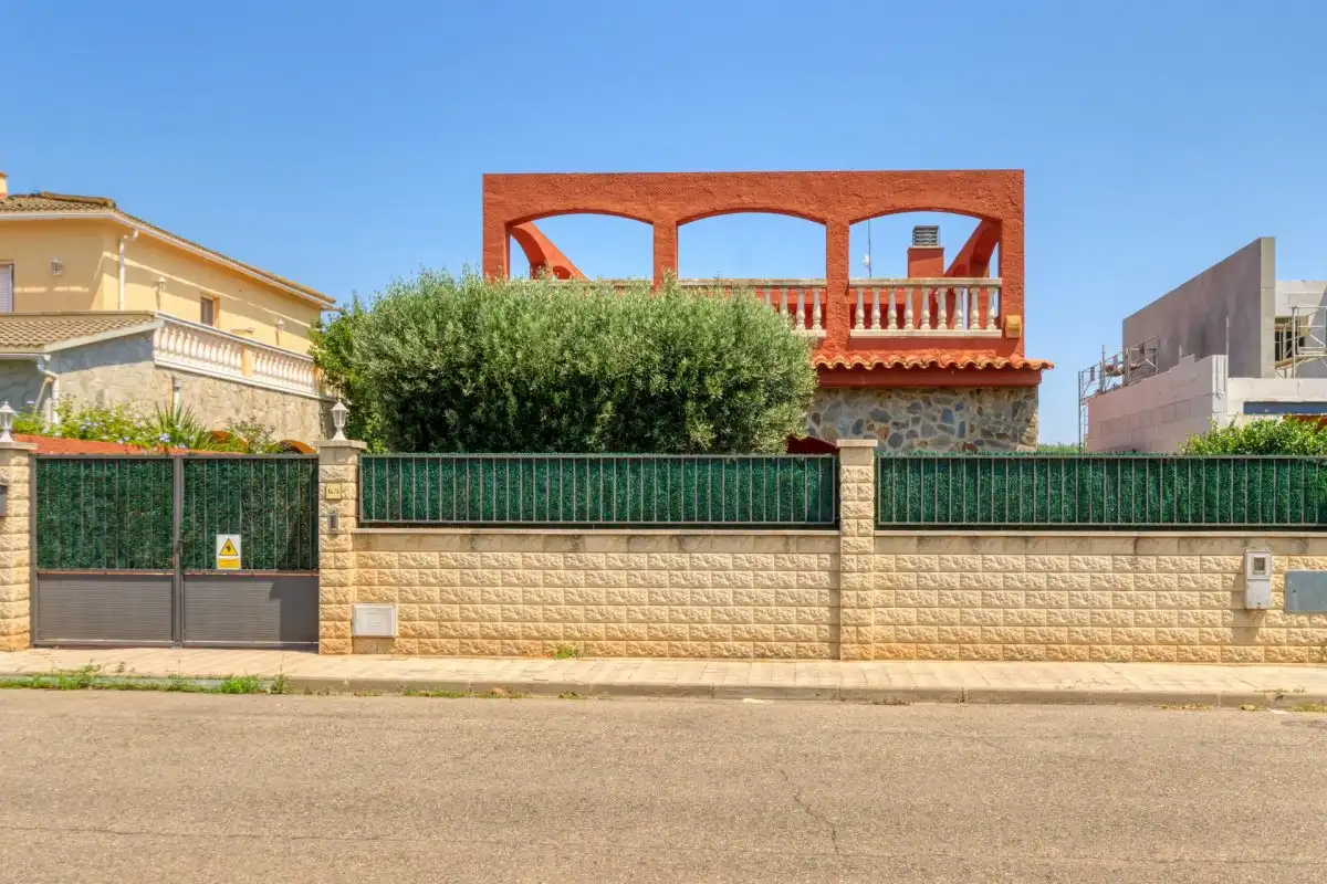 Exterior view of Houses for sale in Llers  with Air Conditioner, Heating and Private garden