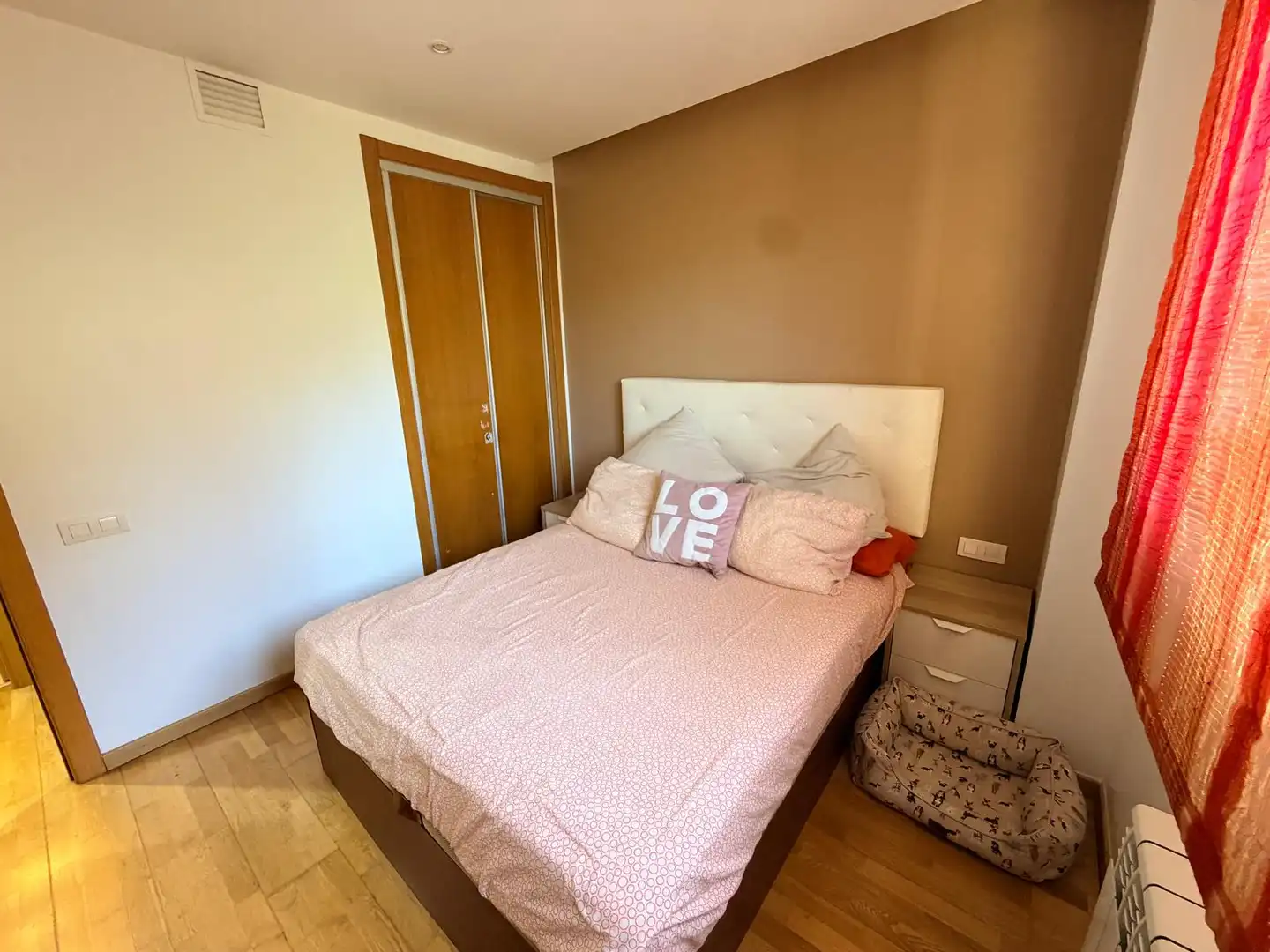 Piso con terraza en venta en Plaça Cosmos, imagen 4