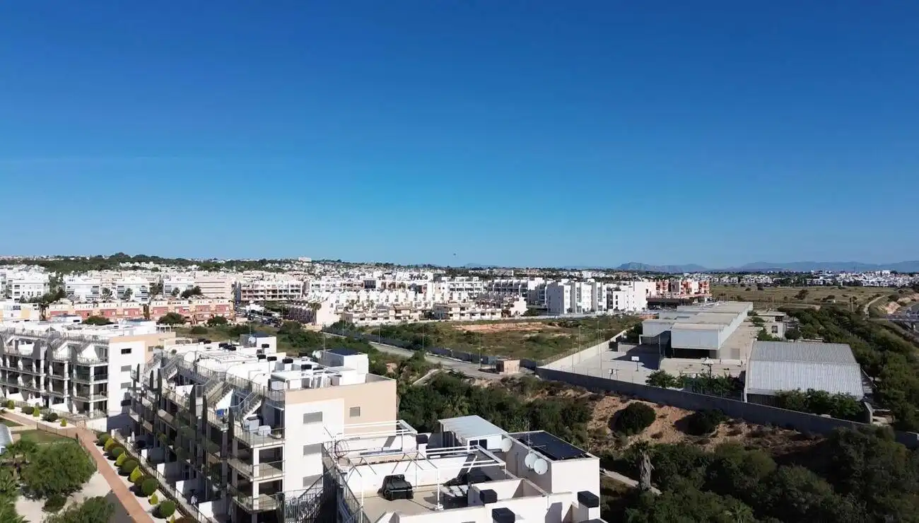 Vista exterior de Apartament en venda en Orihuela amb Aire condicionat, Jardí privat i Terrassa
