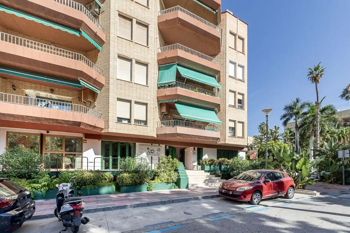 Vista exterior de Local en venta en Almuñécar