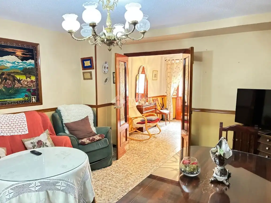 Sala de estar de Casa adosada en venta en Villacarrillo con Aire acondicionado y Calefacción