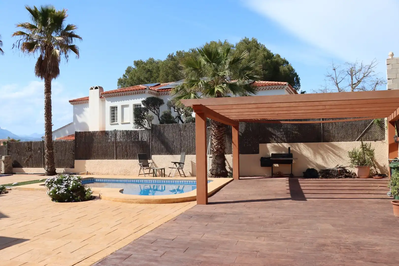 Piscina de Casa adosada en venta en Benidorm con Aire acondicionado, Calefacción y Jardín privado