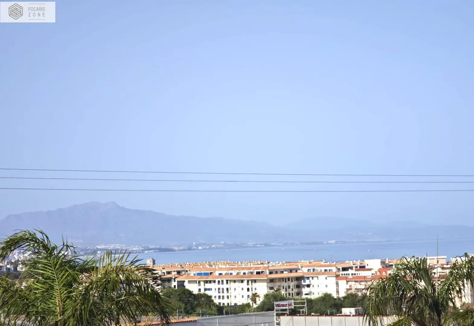 Vista exterior de Pis en venda en Manilva amb Aire condicionat, Calefacció i Jardí privat