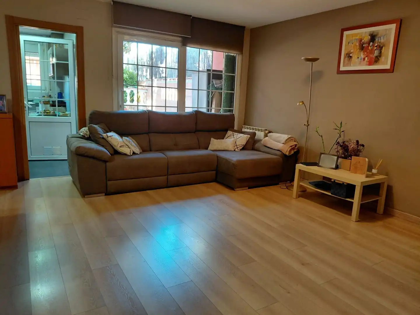 Sala d'estar de Casa adosada en venda en Parets del Vallès amb Aire condicionat, Calefacció i Piscina