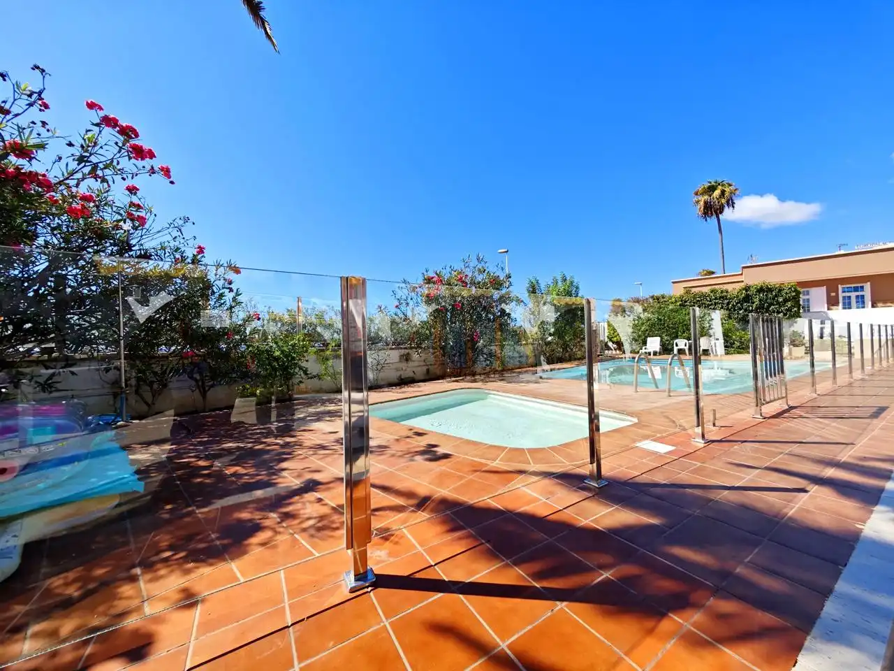 Piscina de Casa adosada de lloguer en San Bartolomé de Tirajana amb Jardí privat, Terrassa i Moblat