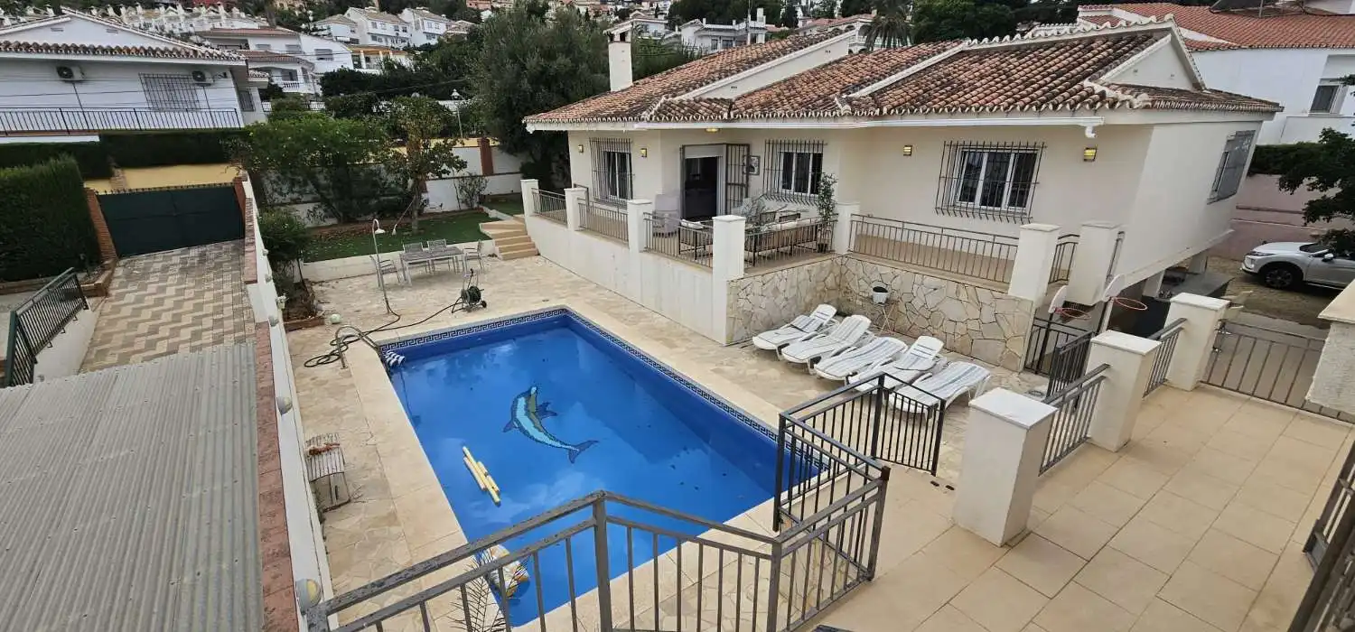 Piscina de Casa o xalet en venda en Alhaurín de la Torre amb Aire condicionat, Calefacció i Parquet