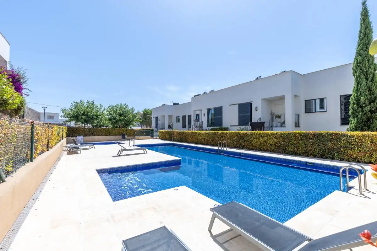 Piscina de Planta baixa en venda en Santa Eulària des Riu amb Aire condicionat, Calefacció i Piscina