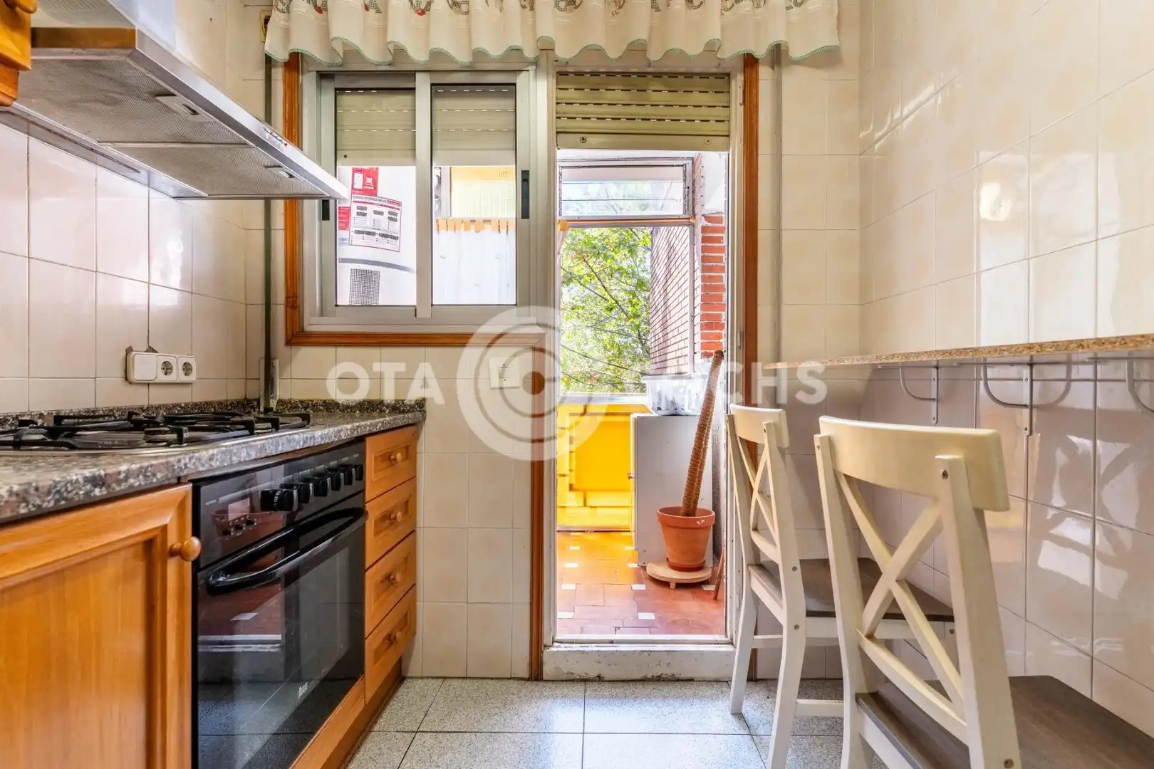 Küche von Wohnung zum Verkauf in Tarragona mit Klimaanlage und Balkon