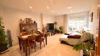 Sala d'estar de Pis en venda en Salt amb Aire condicionat, Terrassa i Balcó