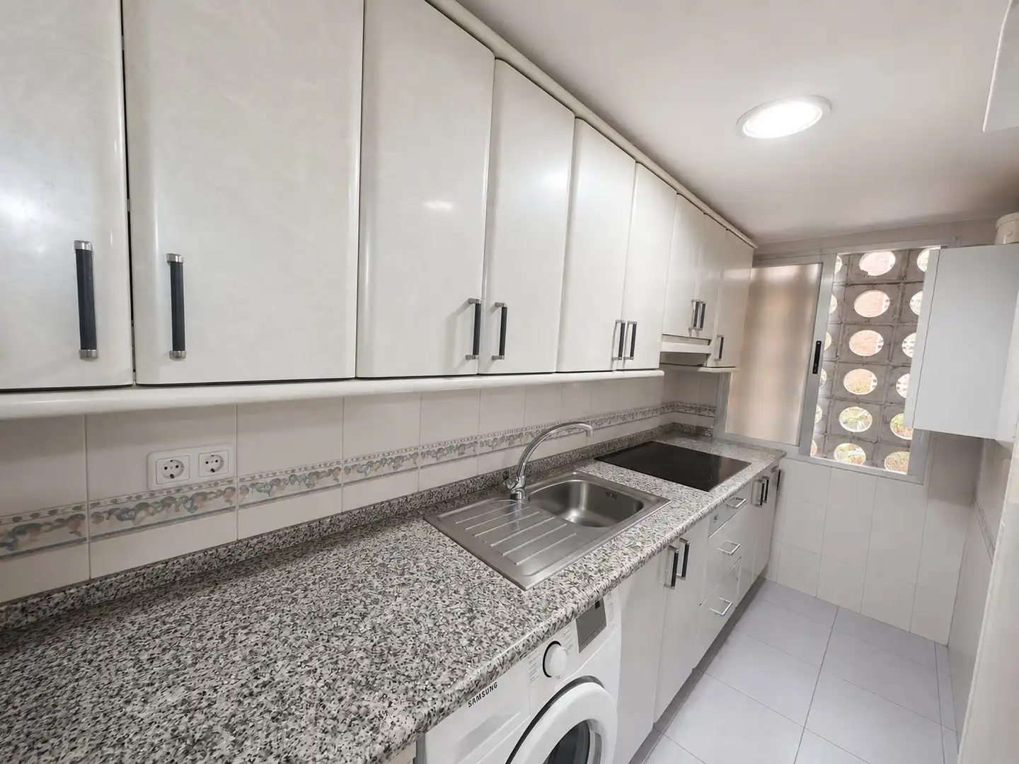 Kitchen of Flat for sale in Madrid  with Air Conditioner, Heating and Parquet flooring