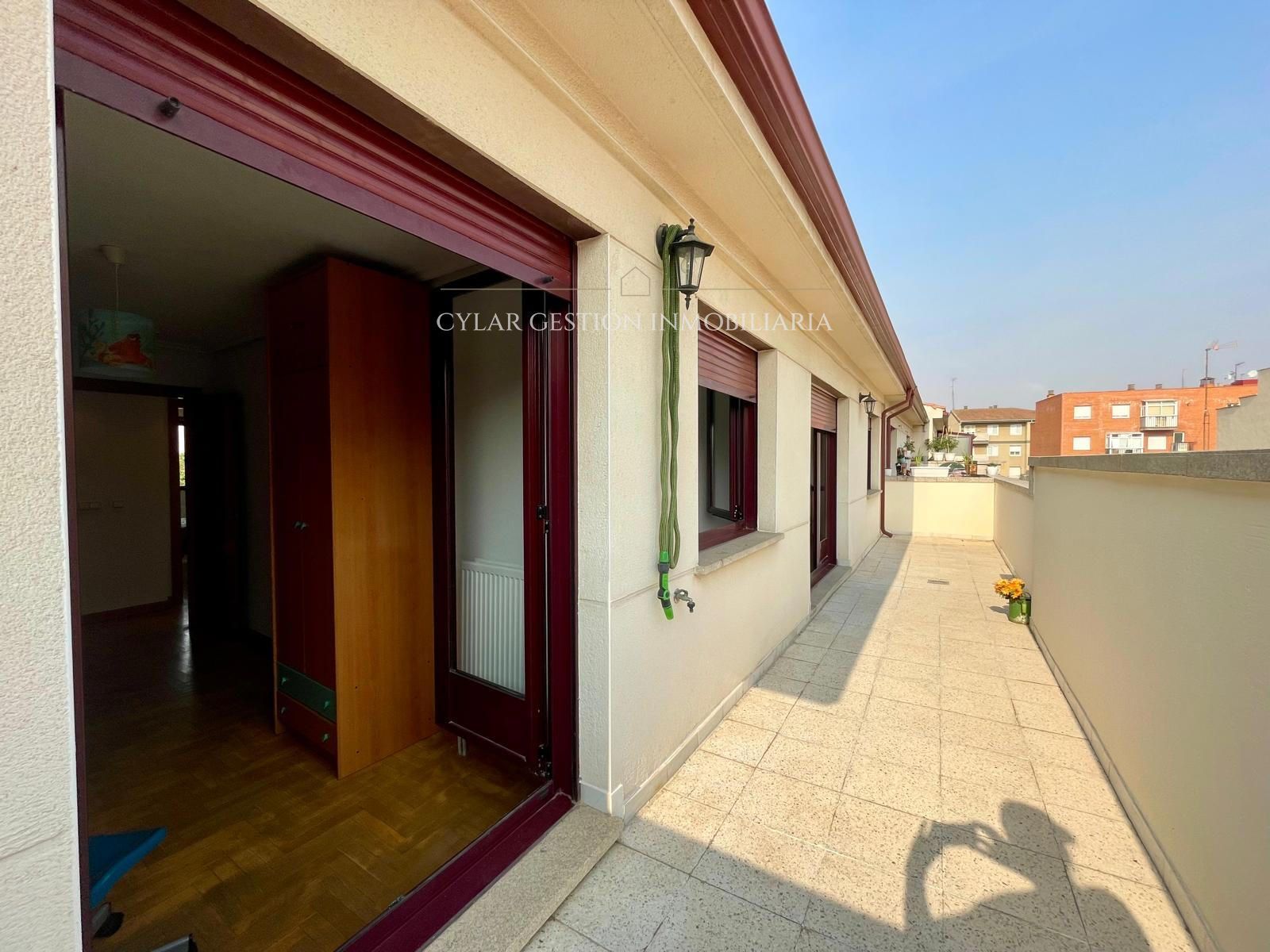 Terraza de Ático en venta en Salamanca Capital con Calefacción, Parquet y Terraza