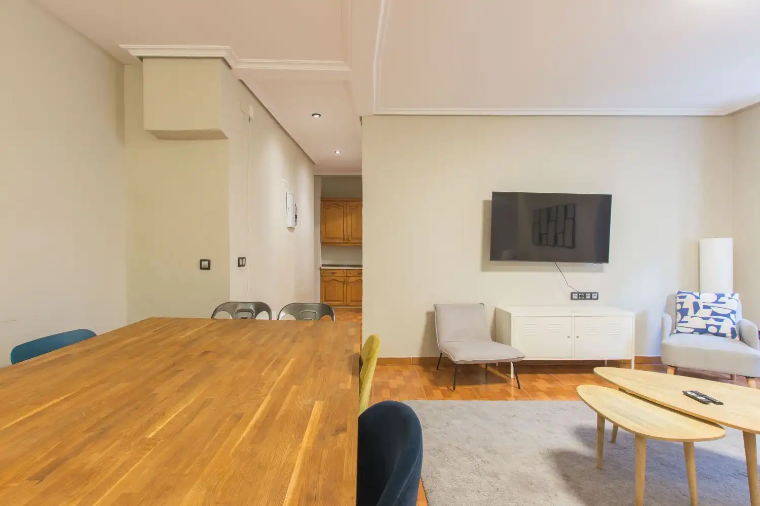 Sala de estar de Piso en venta en  Pamplona / Iruña con Calefacción, Amueblado y Balcón