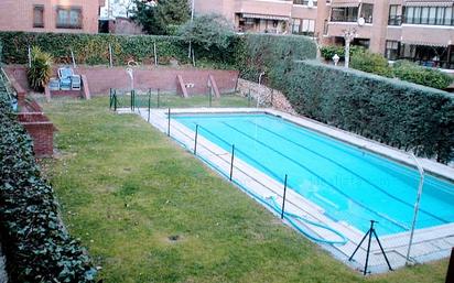 Piscina de Pis en venda en Las Rozas de Madrid amb Terrassa i Balcó