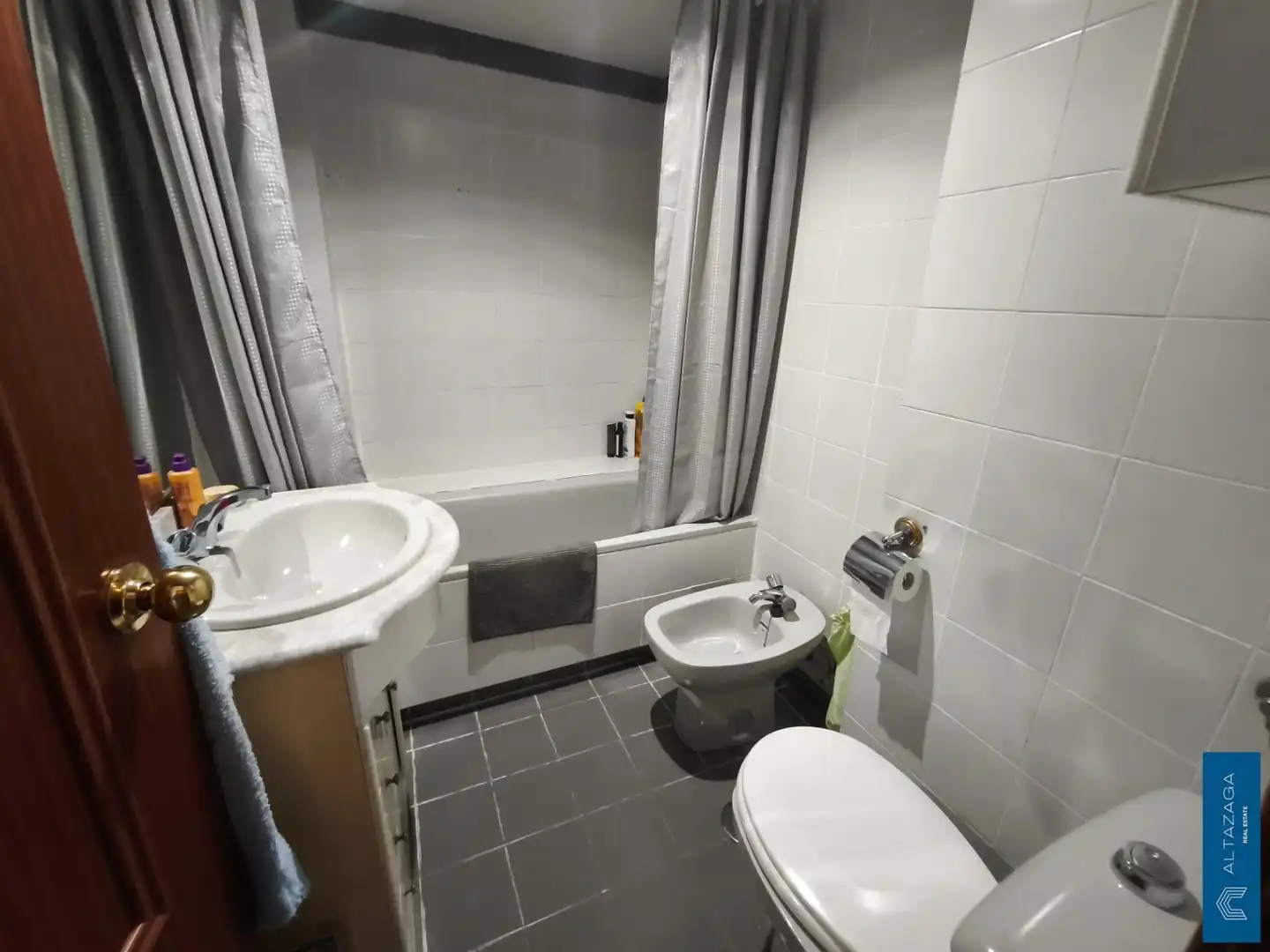 Bathroom of Flat for sale in San Sebastián de los Reyes  with Air Conditioner, Heating and Storage room
