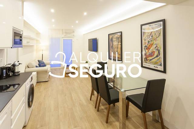 Piso en Alquiler en de Los Mostenses en Universidad - Malasaña