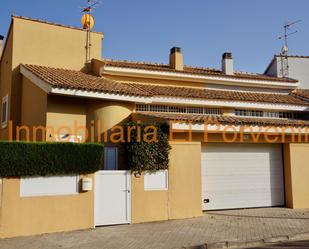 Vista exterior de Casa adosada de lloguer en Torrent amb Aire condicionat, Calefacció i Jardí privat