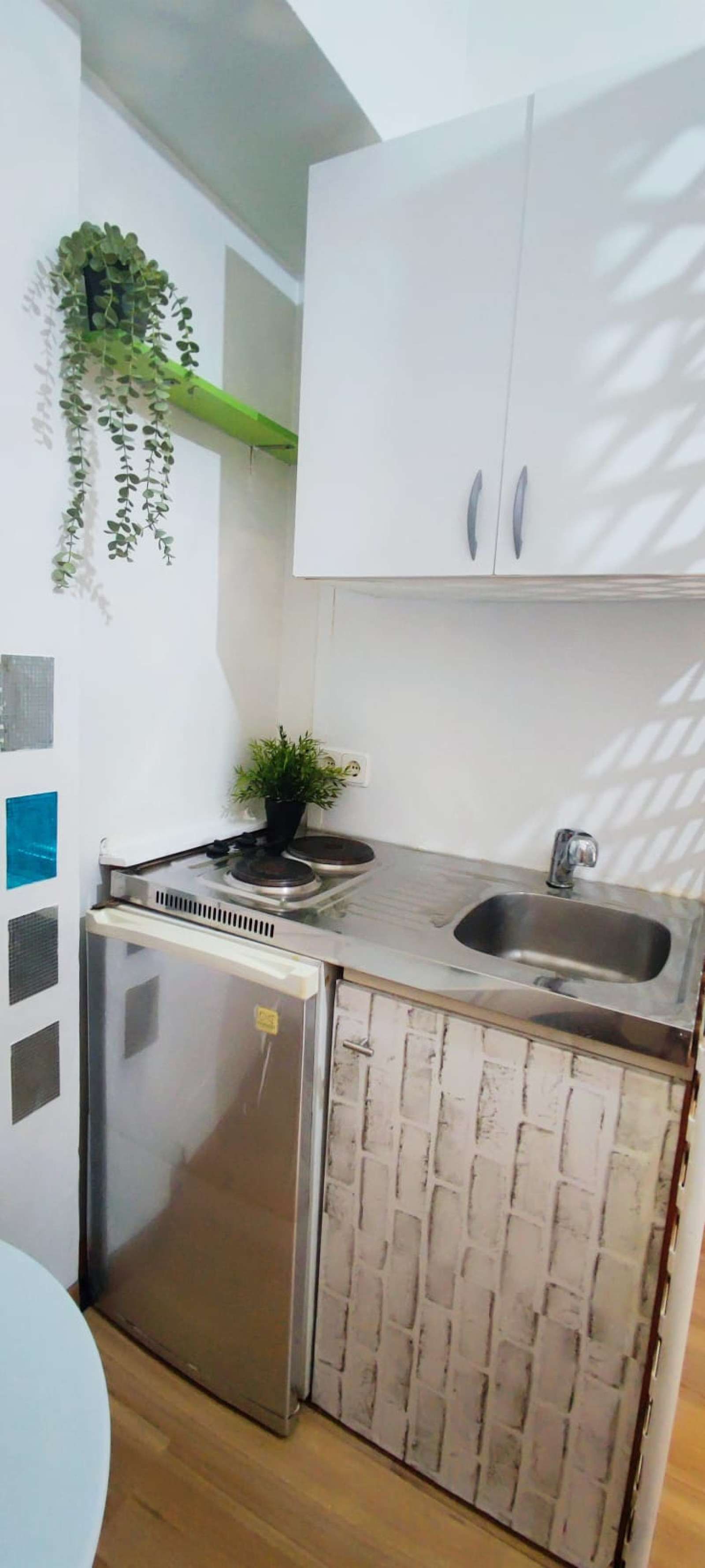 Kitchen of Study to share in  Barcelona Capital  with Air Conditioner, Heating and Terrace