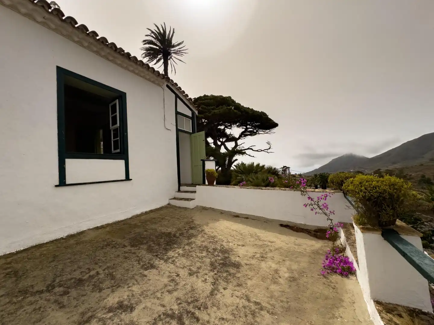 Vista exterior de Casa o xalet en venda en Tegueste amb Jardí privat, Terrassa i Balcó