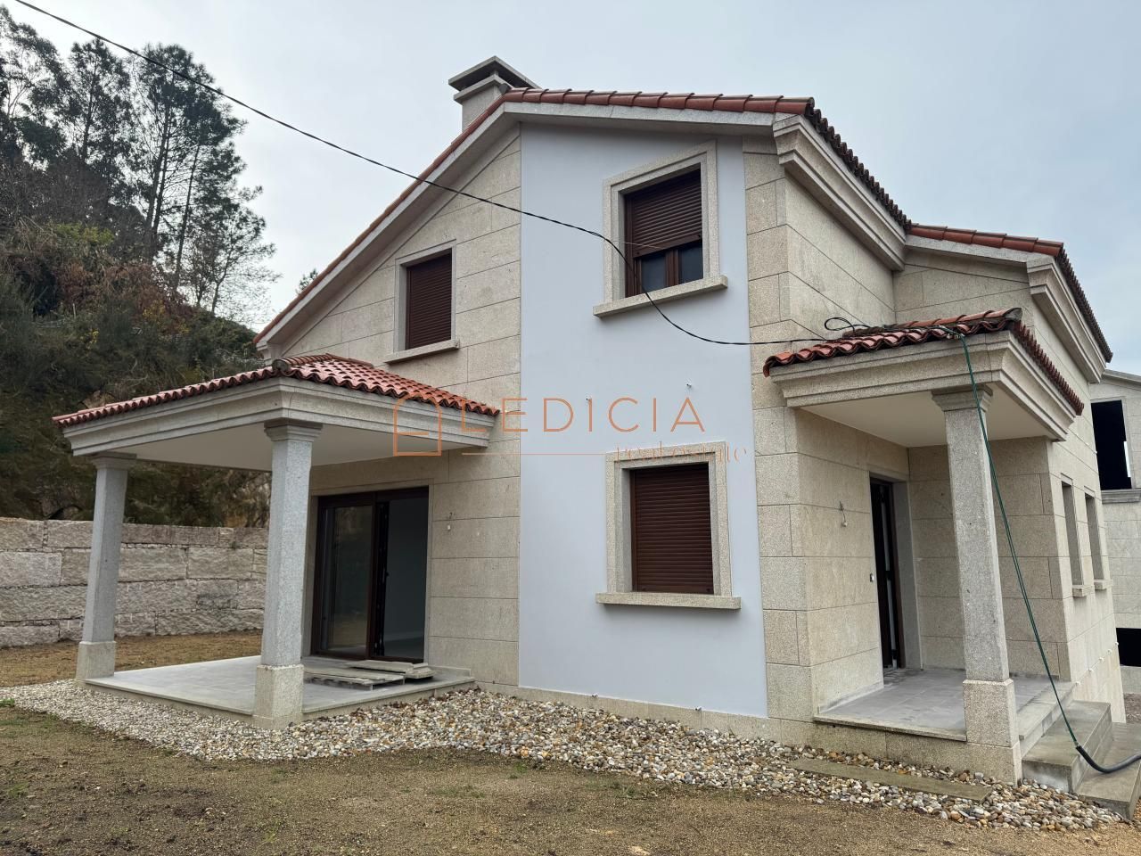 Vista exterior de Casa o chalet en venta en Pontevedra Capital  con Calefacción, Jardín privado y Terraza