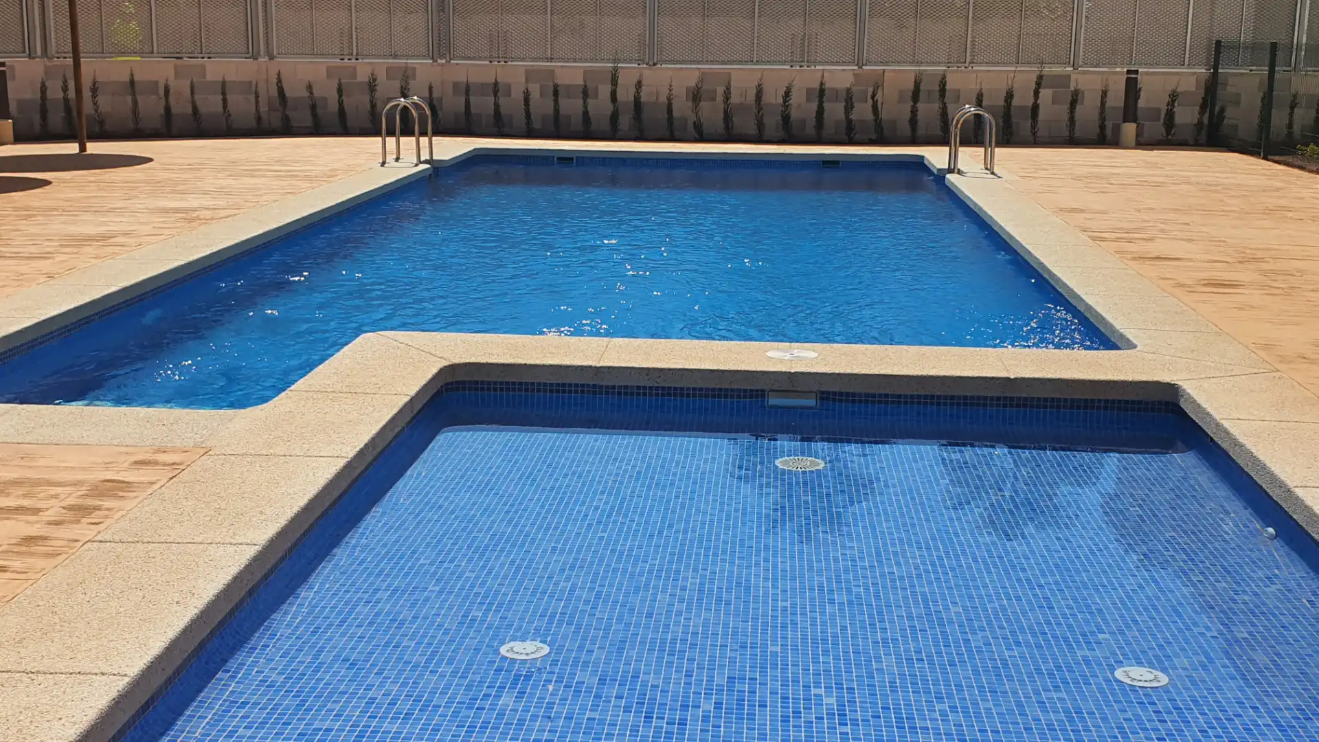 Piscina de Apartamento de alquiler en Oliva con Aire acondicionado, Calefacción y Terraza