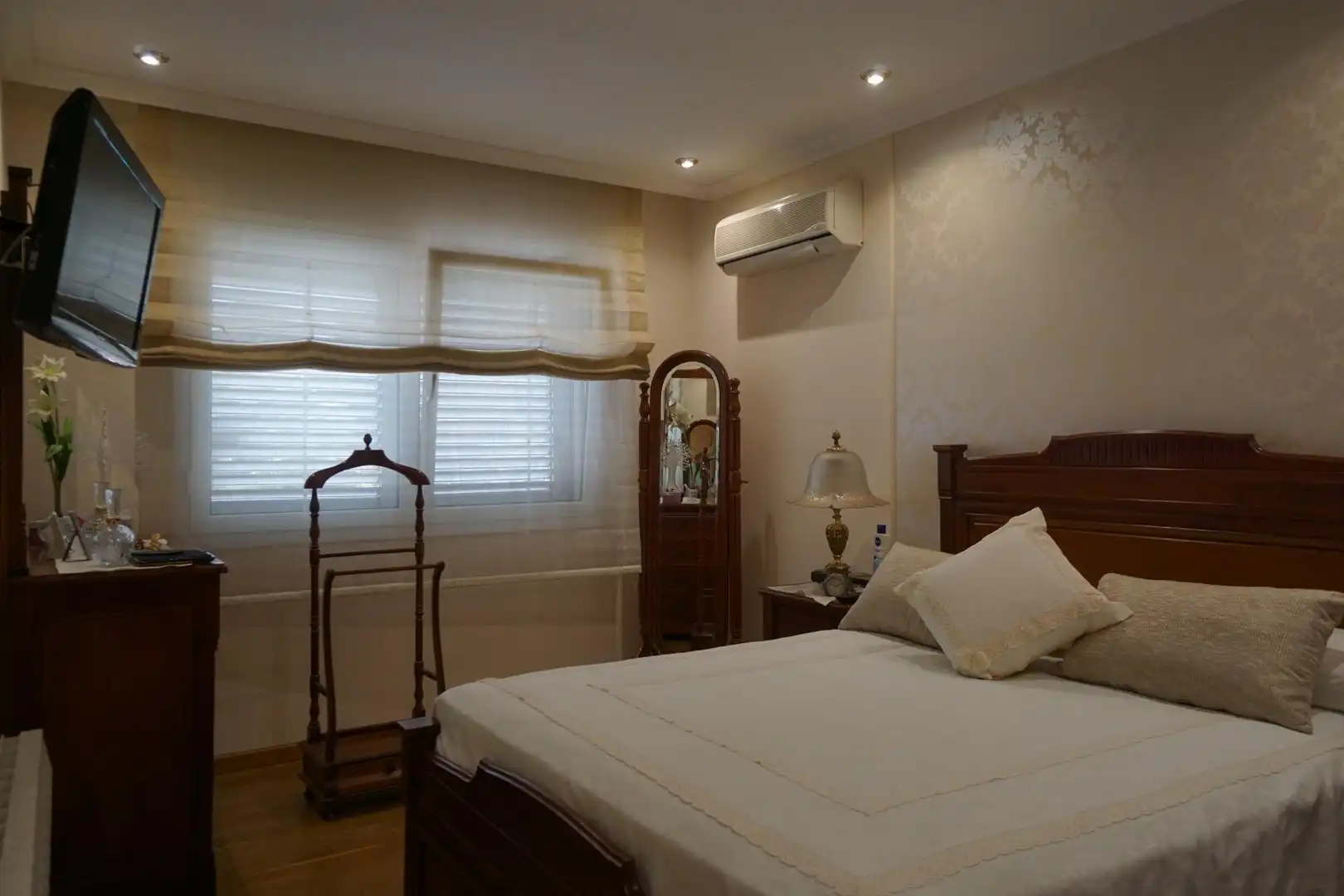 Bedroom of Houses for sale in Sant Boi de Llobregat  with Air Conditioner, Heating and Swimming Pool