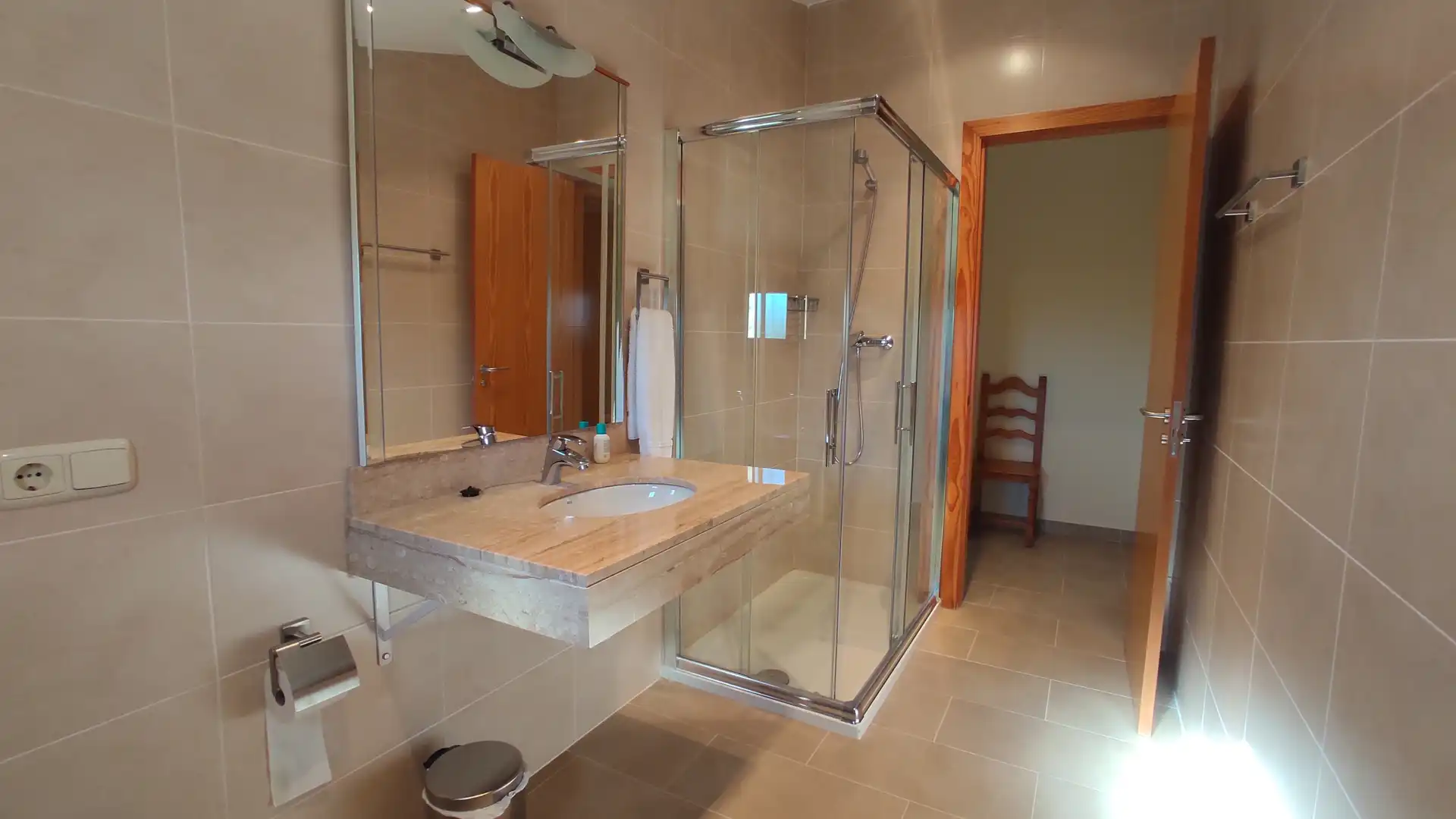 Badezimmer von Country house zum Verkauf in Roda de Berà mit Klimaanlage, Heizung und Privatgarten