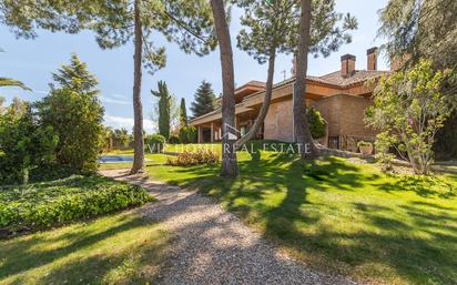 Jardí de Casa o xalet en venda en Pozuelo de Alarcón amb Aire condicionat, Piscina i Balcó