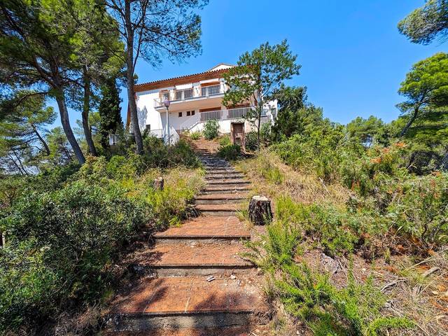 Casa-chalet en Venta en Torrelavit