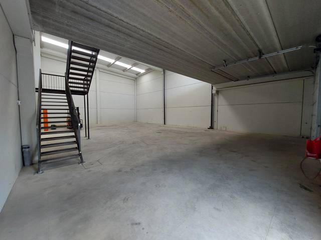 Nave industrial en Alquiler en Santa Oliva