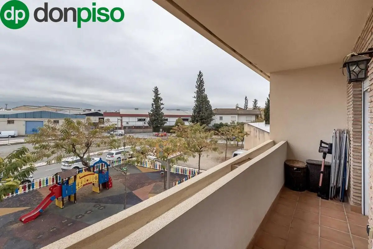 Terraza de Casa adosada en venta en Churriana de la Vega con Aire acondicionado, Jardín privado y Terraza