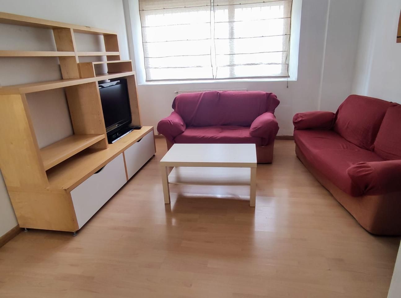 Sala d'estar de Planta baixa en venda en Tarancón amb Calefacció, Traster i Moblat