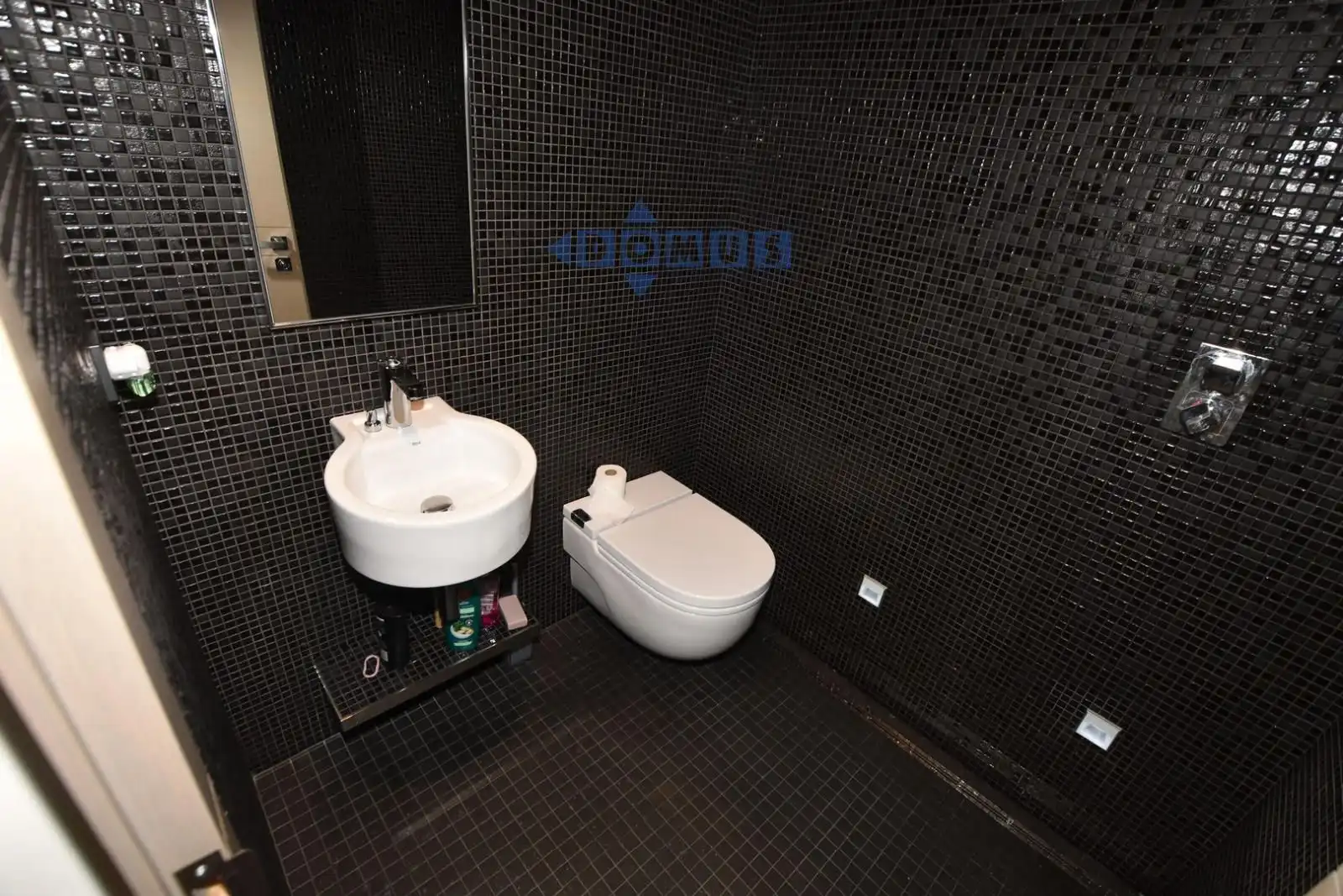 Baño de Piso en venta en Ronda con Aire acondicionado, Calefacción y Amueblado