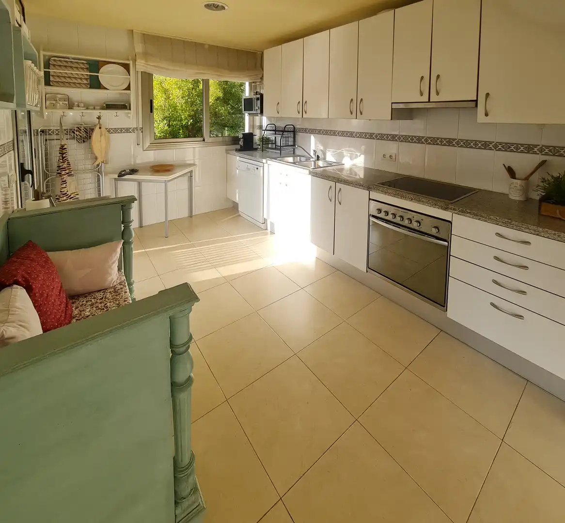 Cocina de Casa adosada en venta en Begur con Aire acondicionado, Calefacción y Jardín privado