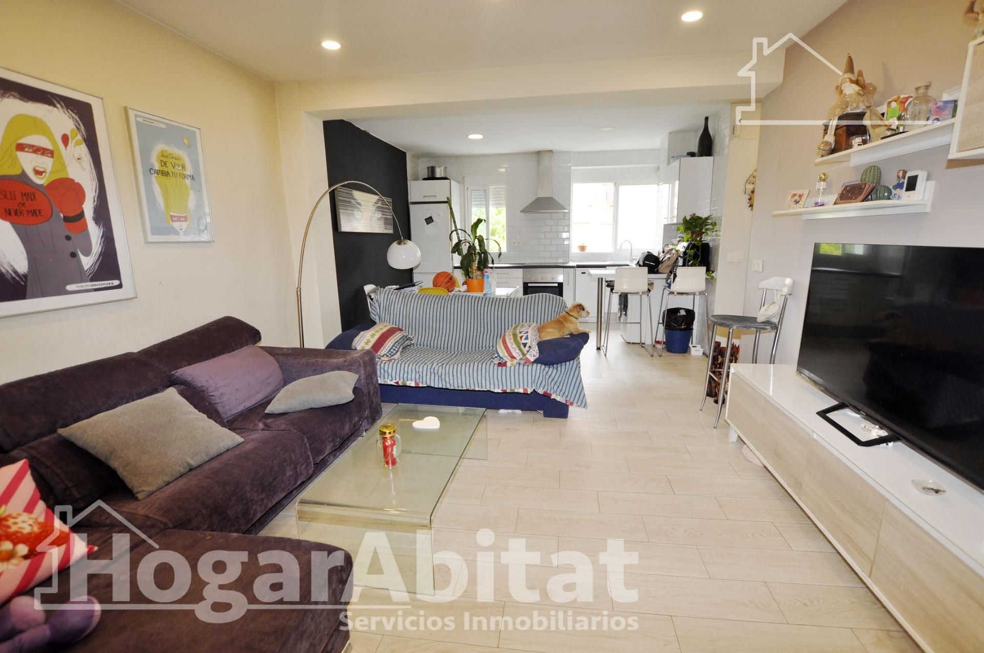 Sala d'estar de Pis en venda en  Valencia Capital amb Aire condicionat i Balcó
