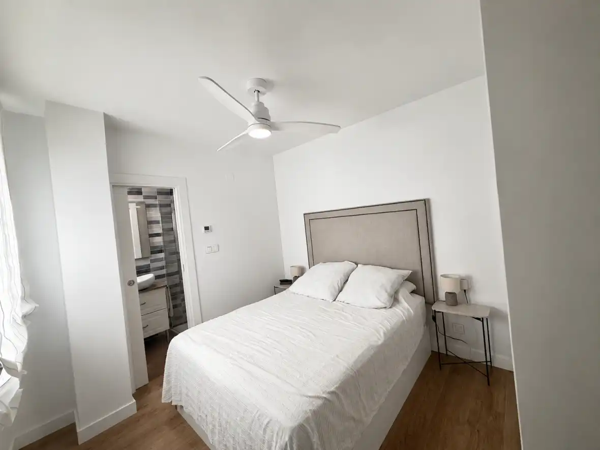 Dormitori de Apartament en venda en Santa Pola amb Calefacció, Terrassa i Piscina