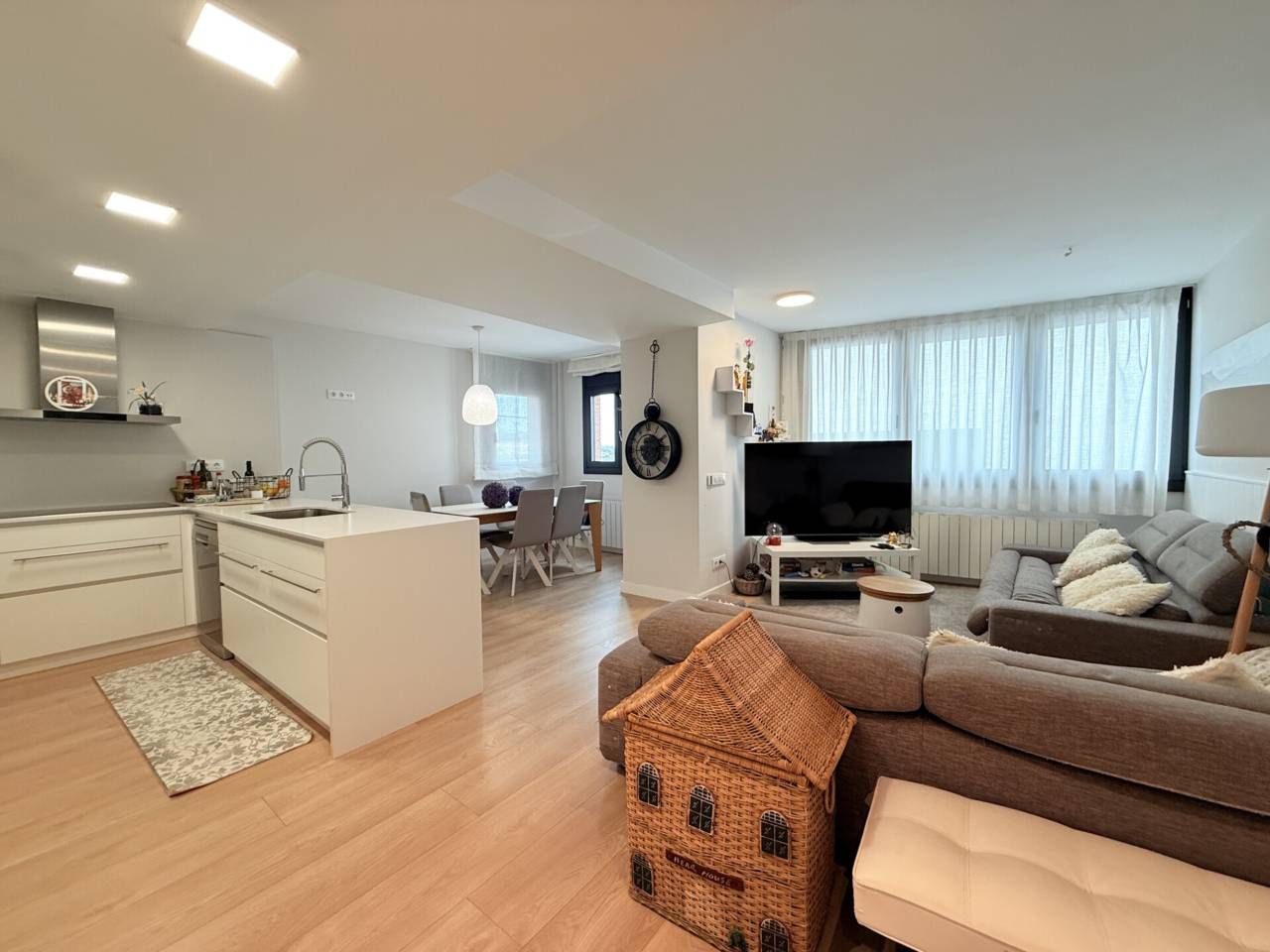 Sala d'estar de Dúplex de lloguer en Sant Celoni amb Aire condicionat, Calefacció i Parquet