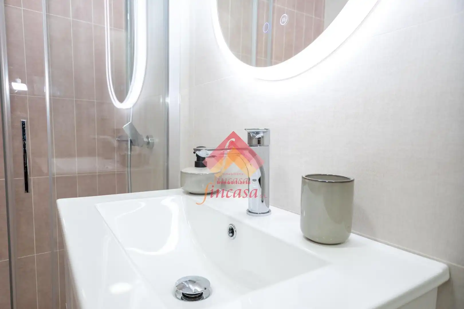 Bathroom of Flat for sale in Ronda  with Heating, Terrace and Furnished